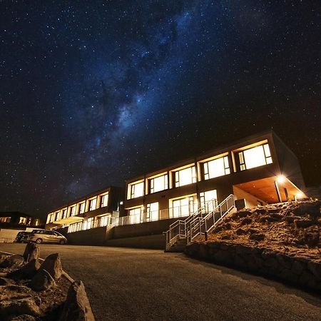 Galaxy Boutique Hotel Lake Tekapo Exterior foto The Atacama Desert is one of the driest places on Earth.