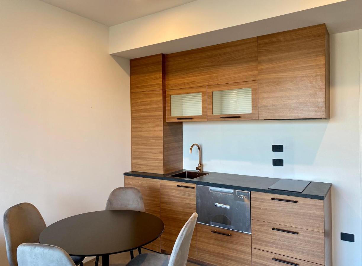 Galaxy Boutique Hotel Lake Tekapo Exterior foto A kitchen in a serviced apartment