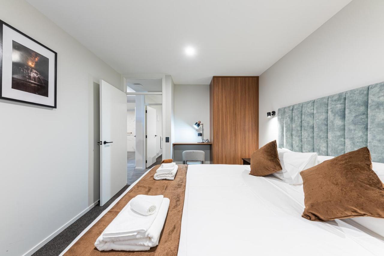 Galaxy Boutique Hotel Lake Tekapo Exterior foto A bedroom at the hotel