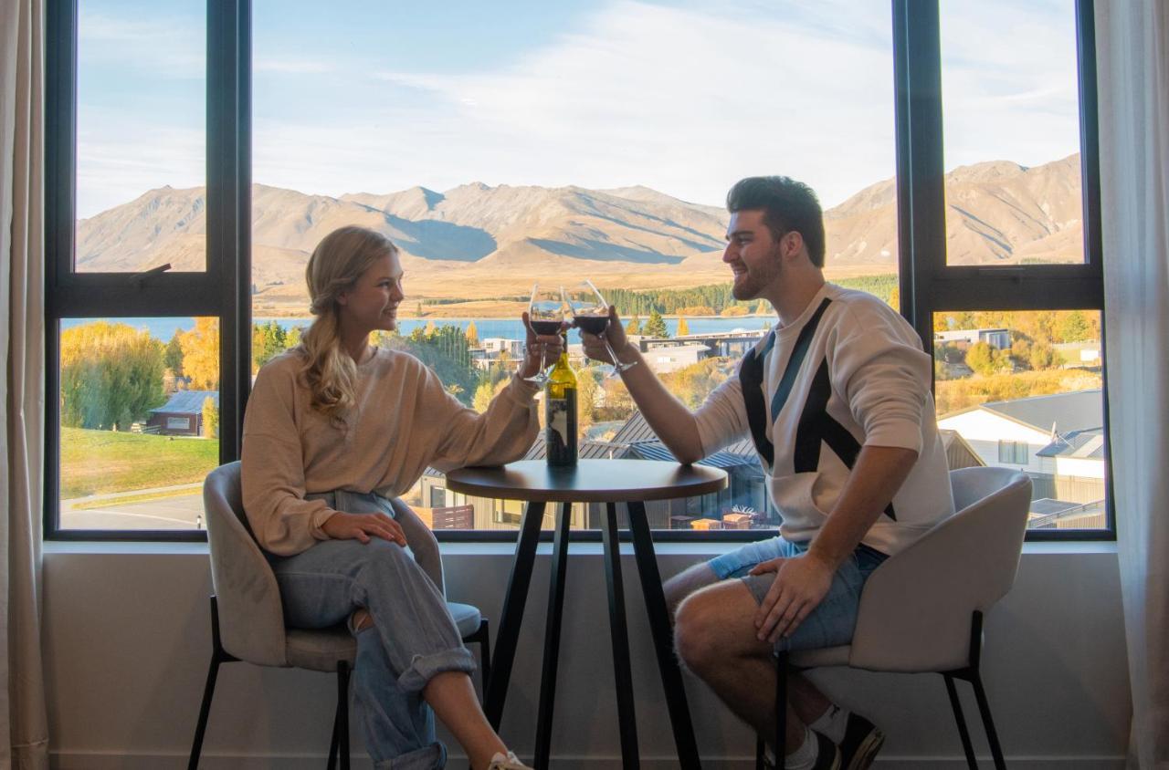Galaxy Boutique Hotel Lake Tekapo Exterior foto The Terrace Bar