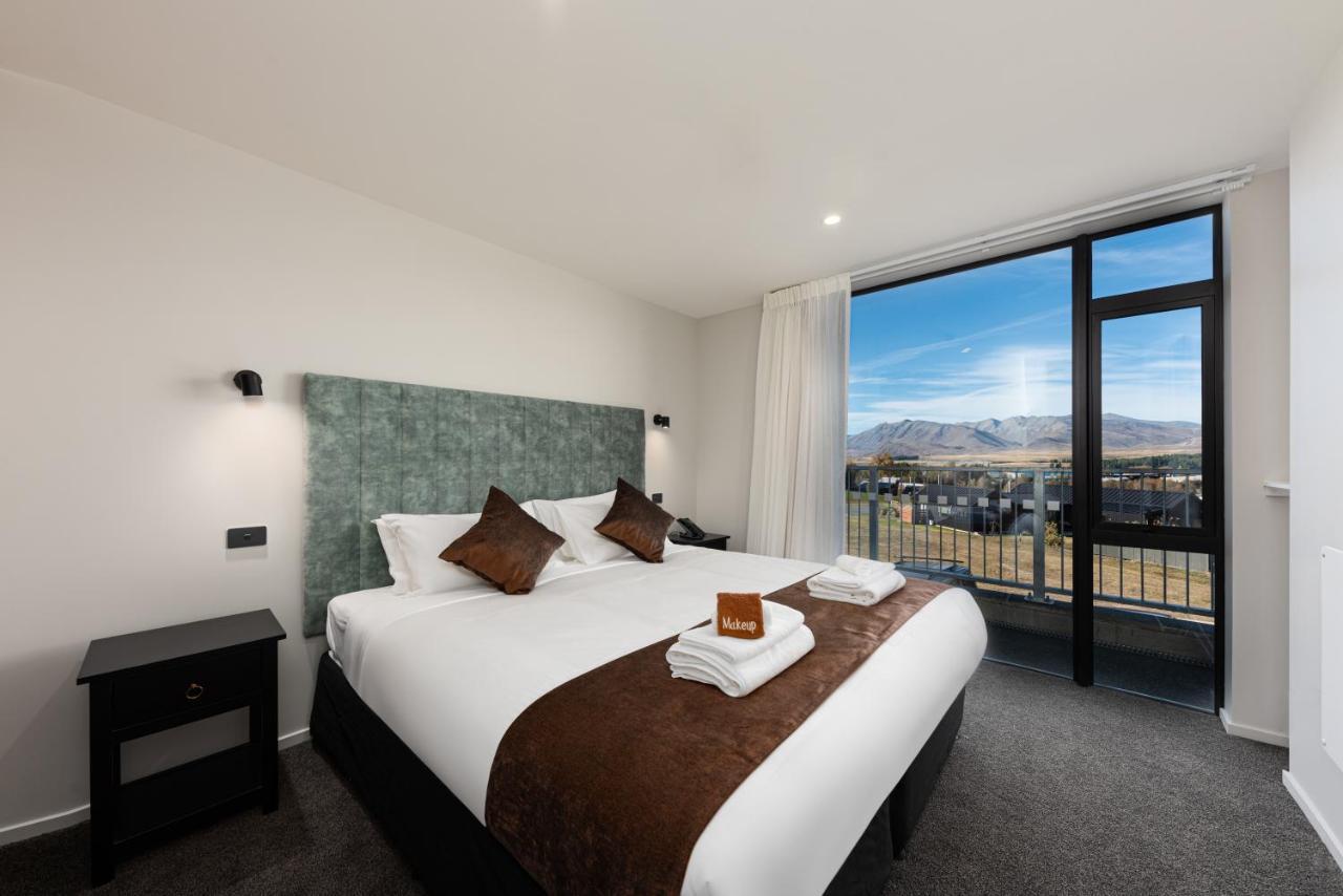Galaxy Boutique Hotel Lake Tekapo Exterior foto A bedroom at the hotel