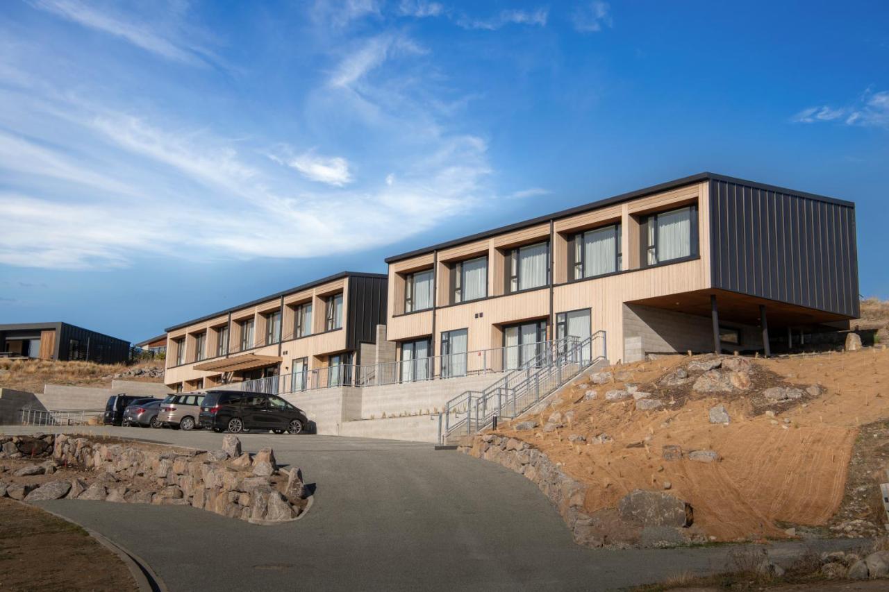 Galaxy Boutique Hotel Lake Tekapo Exterior foto The new library building